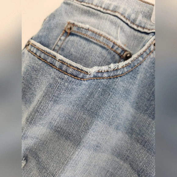 Stylish Men's Distressed Denim  Shorts - Ripped & Stretch Fit for Casual Wear - Picture 12 of 14